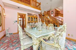 N78W13031 Country Club Ct, Menomonee Falls, WI 53051 - Photo 8