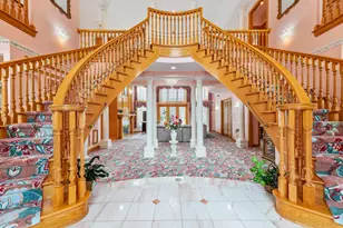 N78W13031 Country Club Ct, Menomonee Falls, WI 53051 - Photo 4