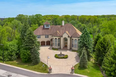N78W13031  Country Club Ct, Menomonee Falls, WI 53051 - Photo 2