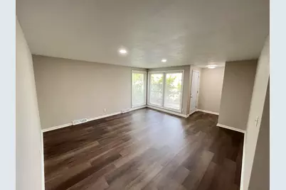 2109  87th Pl, Kenosha, WI 53143 - Photo 2
