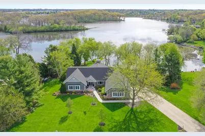 5025  Riverside Rd, Racine, WI 53185 - Photo 1
