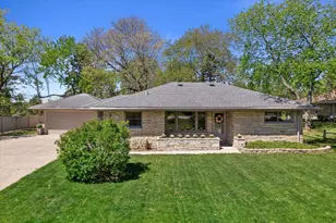 W172N9751 Division Rd, Germantown, WI 53022 - Photo 1