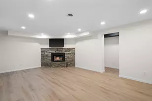 W172N9751 Division Rd, Germantown, WI 53022 - Photo 14