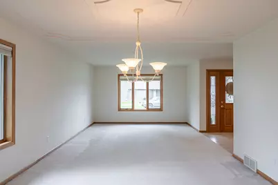 2723 S Meadow Lark Ln, Holmen, WI 54636 - Photo 4