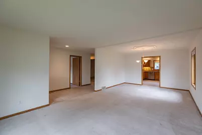 2723 S Meadow Lark Ln, Holmen, WI 54636 - Photo 6