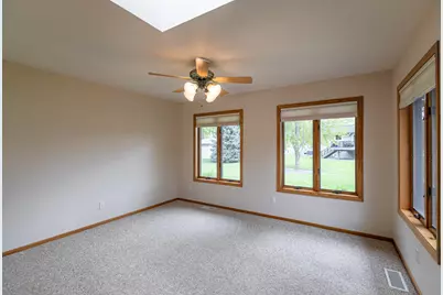 2723 S Meadow Lark Ln, Holmen, WI 54636 - Photo 12