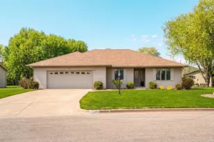 2723 Meadow Lark Ln, Holmen, WI 54636 - Photo 2