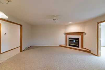 2723 S Meadow Lark Ln, Holmen, WI 54636 - Photo 10