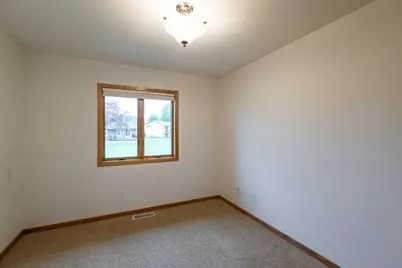 2723 S Meadow Lark Ln, Holmen, WI 54636 - Photo 16