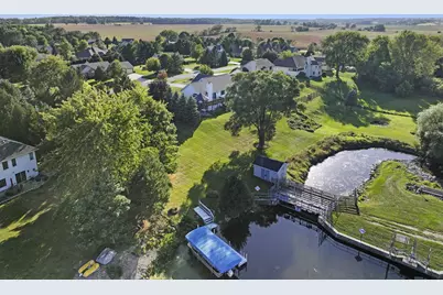 2144  Blue Heron Dr, Delavan, WI 53115 - Photo 4