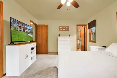 4953  Lake Dr, West Bend, WI 53095 - Photo 14