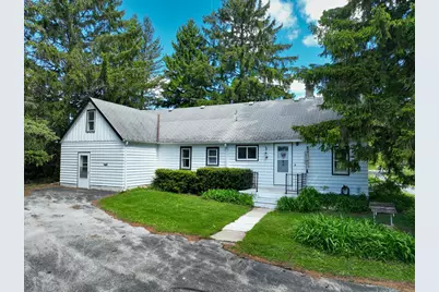 2901 W Forest Hill Ave, Franklin, WI 53132 - Photo 2