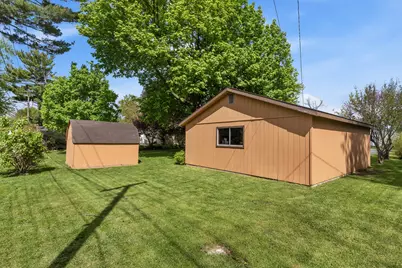 409  Breezy St, Delavan, WI 53115 - Photo 36