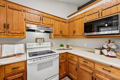 W163N10528  Ridgeview Ln, Germantown, WI 53022 - Photo 16