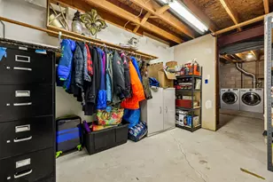 W163N10528 Ridgeview Ln, Germantown, WI 53022 - Photo 36