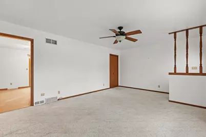 1015  Squire Ln, West Bend, WI 53090 - Photo 4