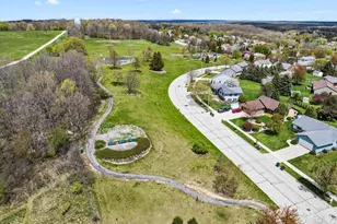 1015 Squire Ln, West Bend, WI 53090 - Photo 38