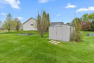 1015 Squire Ln, West Bend, WI 53090 - Photo 30