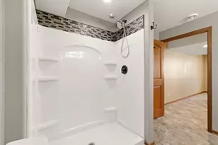 1360 Foxwood Pass, Oconomowoc, WI 53066 - Photo 32