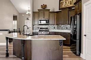 1360 Foxwood Pass, Oconomowoc, WI 53066 - Photo 8