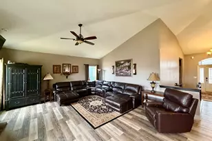 1360 Foxwood Pass, Oconomowoc, WI 53066 - Photo 38