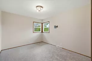 1387 Ponderosa Dr, Jackson, WI 53012 - Photo 20