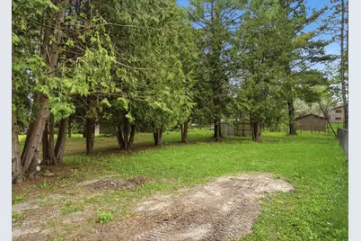 1387  Ponderosa Dr, Jackson, WI 53012 - Photo 32