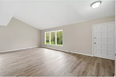 1387  Ponderosa Dr, Jackson, WI 53012 - Photo 6
