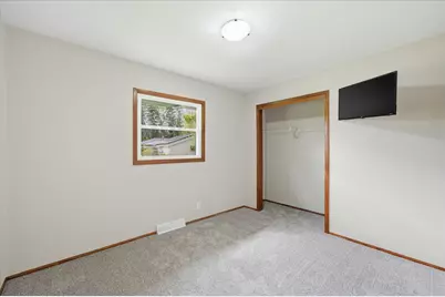 1387  Ponderosa Dr, Jackson, WI 53012 - Photo 24