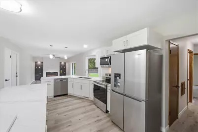 1387  Ponderosa Dr, Jackson, WI 53012 - Photo 8