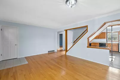 W150N8180  Manhatten Dr, Menomonee Falls, WI 53051 - Photo 16