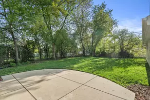 W150N8180 Manhattan Dr, Menomonee Falls, WI 53051 - Photo 6