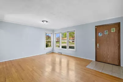 W150N8180  Manhatten Dr, Menomonee Falls, WI 53051 - Photo 18