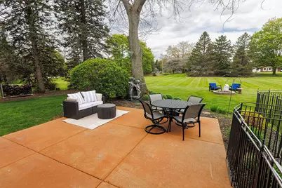 4  Cherrywood Ct, Racine, WI 53402 - Photo 4
