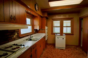 2196 S 79th St, West Allis, WI 53219 - Photo 10
