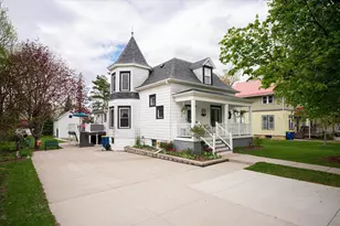 316 N E Ave, Viroqua, WI 54665 - Photo 1