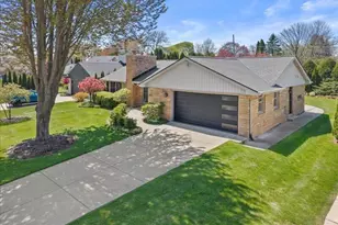 6419 N Lake Dr, Fox Point, WI 53217 - Photo 34