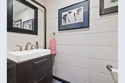 6419 N Lake Dr, Fox Point, WI 53217 - Photo 24