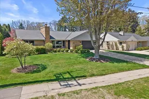 6419 N Lake Dr, Fox Point, WI 53217 - Photo 30