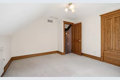 211  Erin Ct, West Bend, WI 53095 - Photo 30