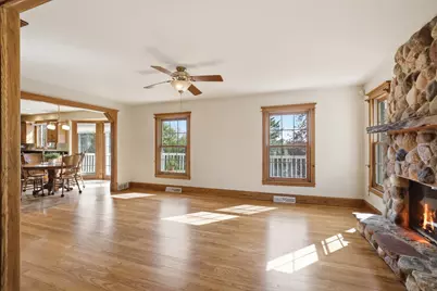 211  Erin Ct, West Bend, WI 53095 - Photo 10