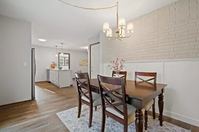 726  Royal Park Rd, Racine, WI 53402 - Photo 8