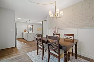 726 Royal Park Rd, Racine, WI 53402 - Photo 8