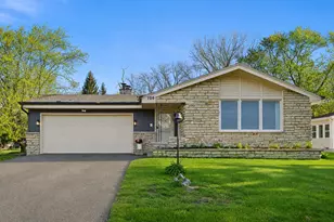 726 Royal Park Rd, Racine, WI 53402 - Photo 2