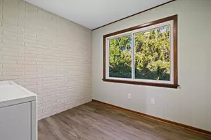 726 Royal Park Rd, Racine, WI 53402 - Photo 10