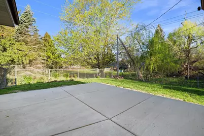 726  Royal Park Rd, Racine, WI 53402 - Photo 28