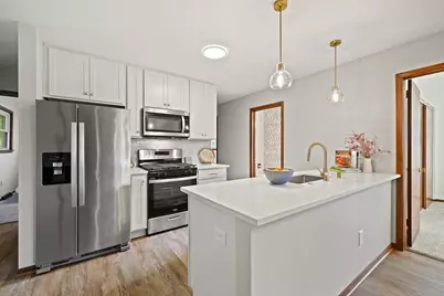 726  Royal Park Rd, Racine, WI 53402 - Photo 6