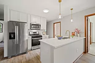 726 Royal Park Rd, Racine, WI 53402 - Photo 6
