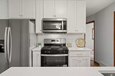 726  Royal Park Rd, Racine, WI 53402 - Photo 24