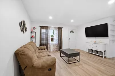 6800 W Ohio Ave, Milwaukee, WI 53219 - Photo 6